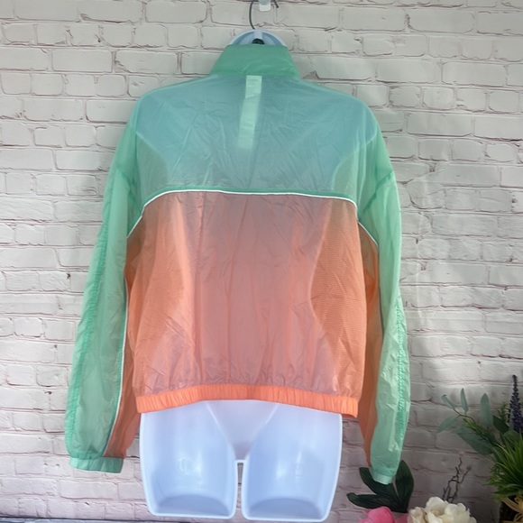 Fabletics Payton woven nylon semi sheer jacket size large - Picture 3 of 9